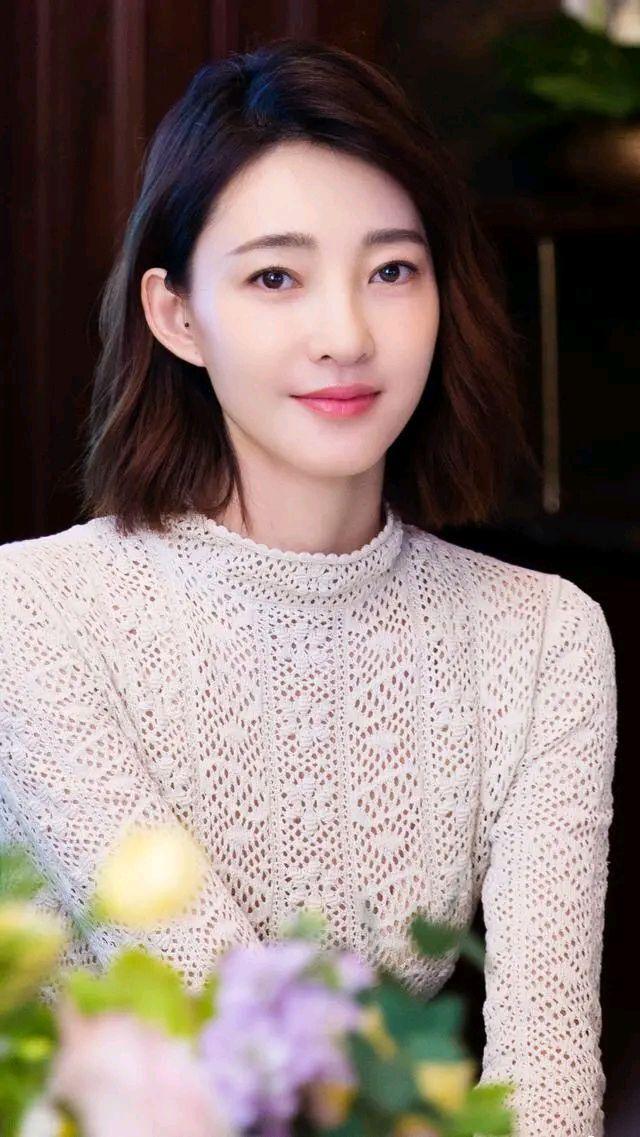 回顾17位内蒙女星 17朵美丽的花 个个又美又实诚 比