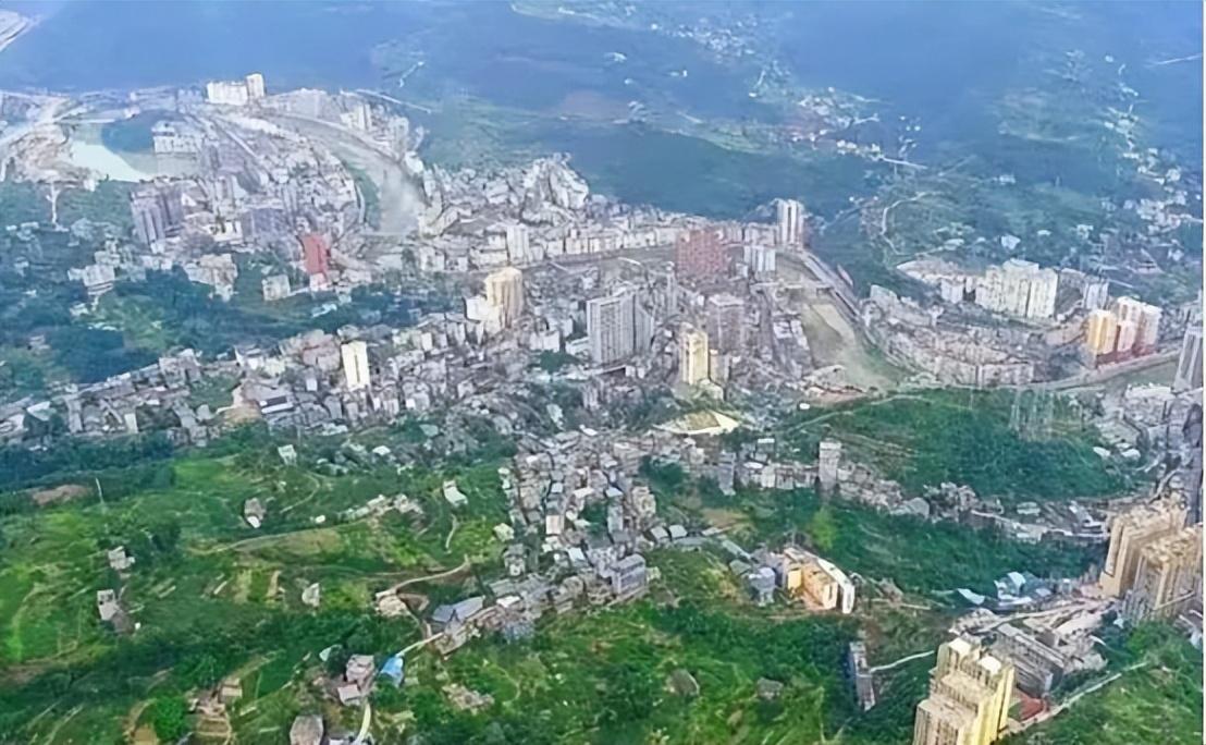 回顾4岁女童遭遇拐卖,42年后寻亲成功,78岁老父再次背