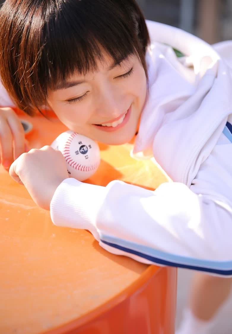 "第二天,我妈对我又是一顿胖揍:"胆壮滦彝 少年时照片