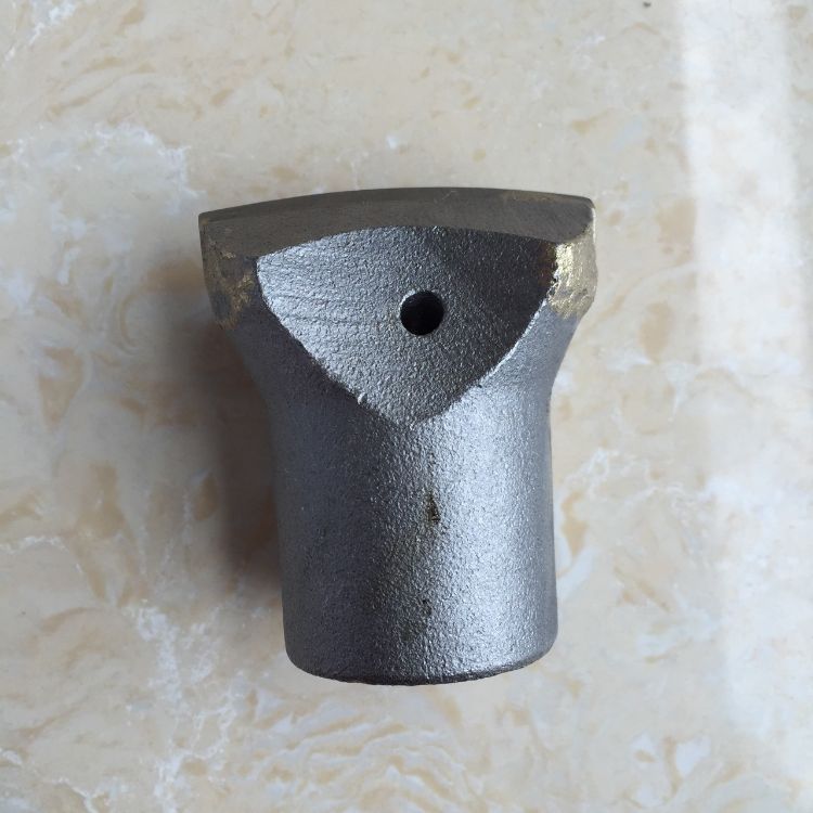 现在的工地当中,用球齿钻头比较多,因为这种钻头耐磨,钻进快,更安 