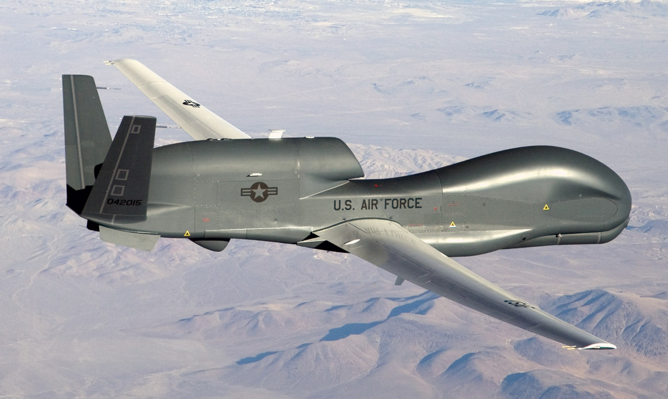 已超越美国全球鹰  无侦7作为我国先进的高空无人侦察机,其独特设计