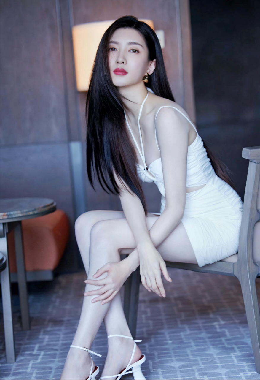 江疏影露肤度都这么大了,为什么还是感觉不性感呢?