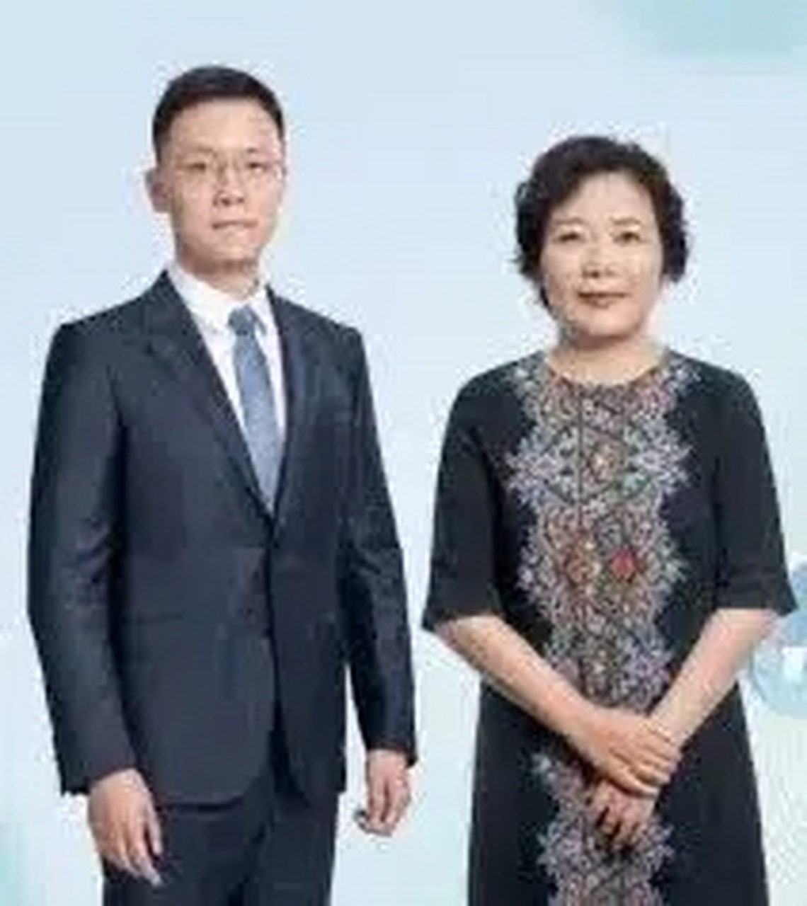 60岁的龙湖地产女老板吴亚军去年定居美国的消息近日得到证实.