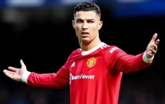 c罗曾向曼联主帅朗尼克提出5场打4场不坐替补席