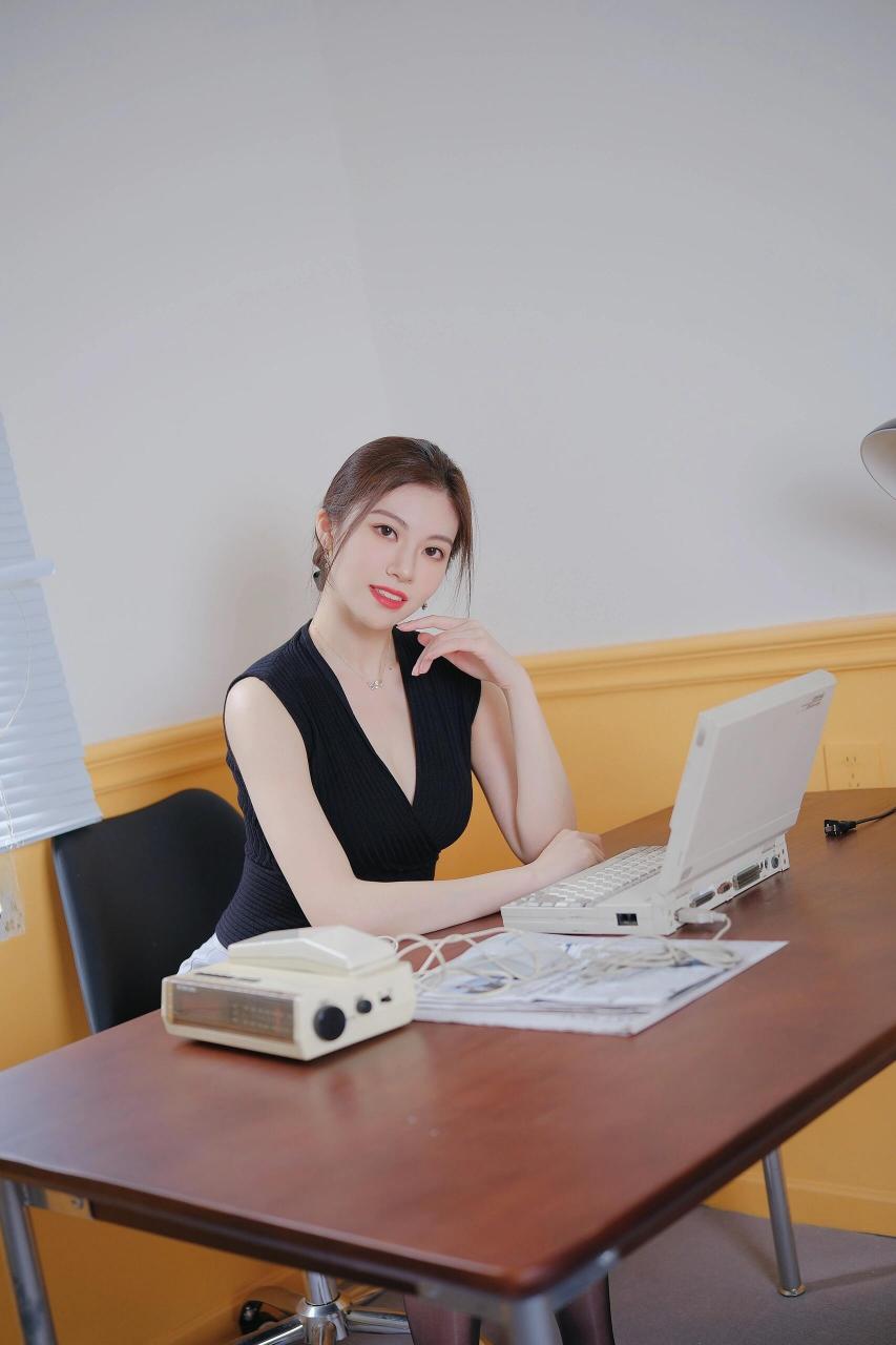 ol穿搭也能展现气质御姐范!