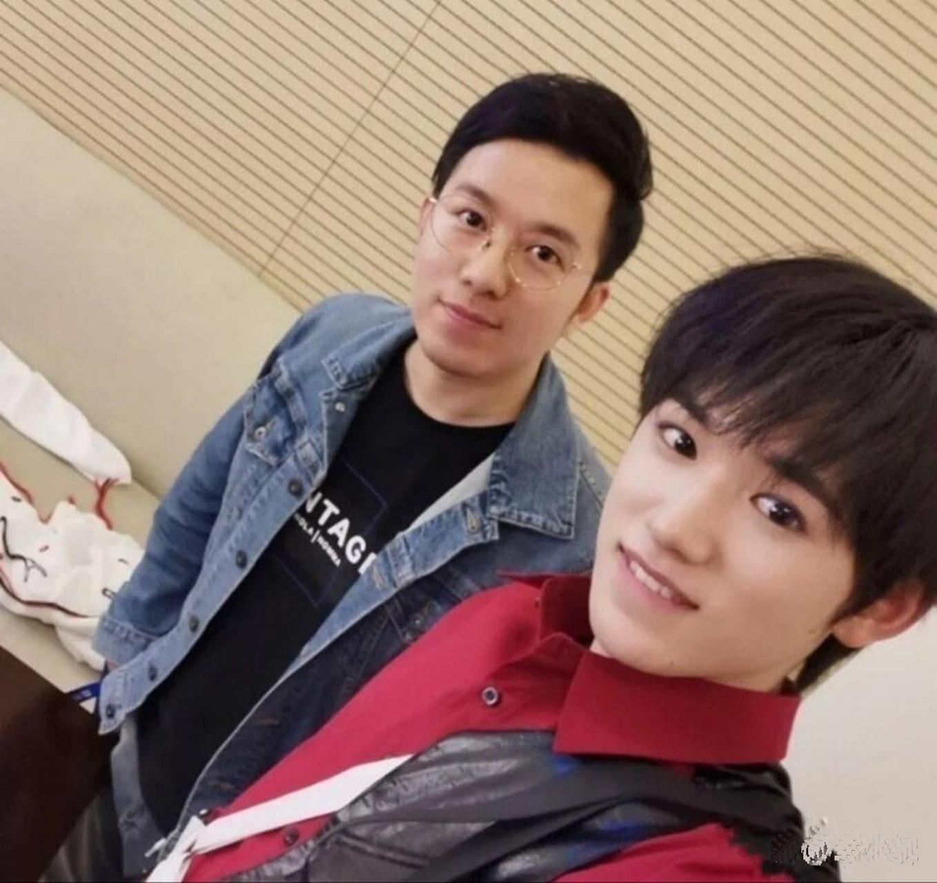 你认识宋亚轩合照里的人吗?