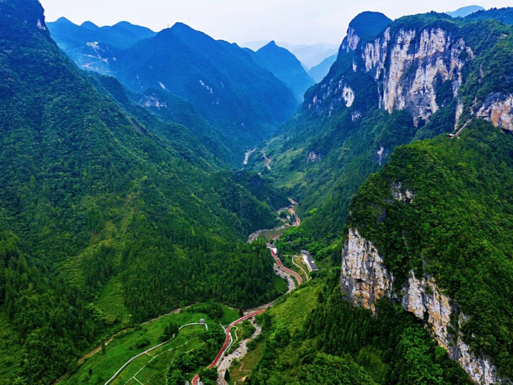 长假旅游攻略#巴山大峡谷:是国家aaaa级旅游景区,大巴山国家地质公园