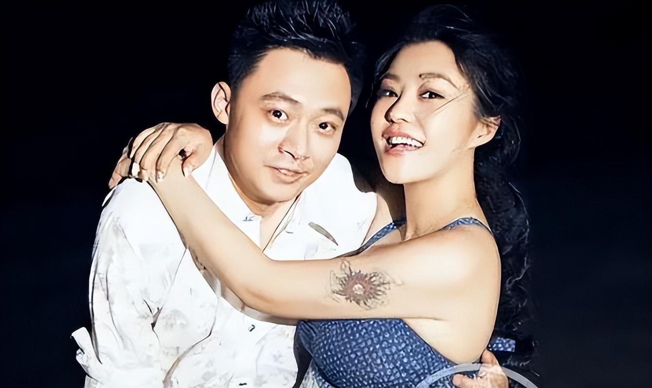 2005年电视剧《密令1949》,郝蕾遇见了李光洁,俩人饰演一对恋人,从戏