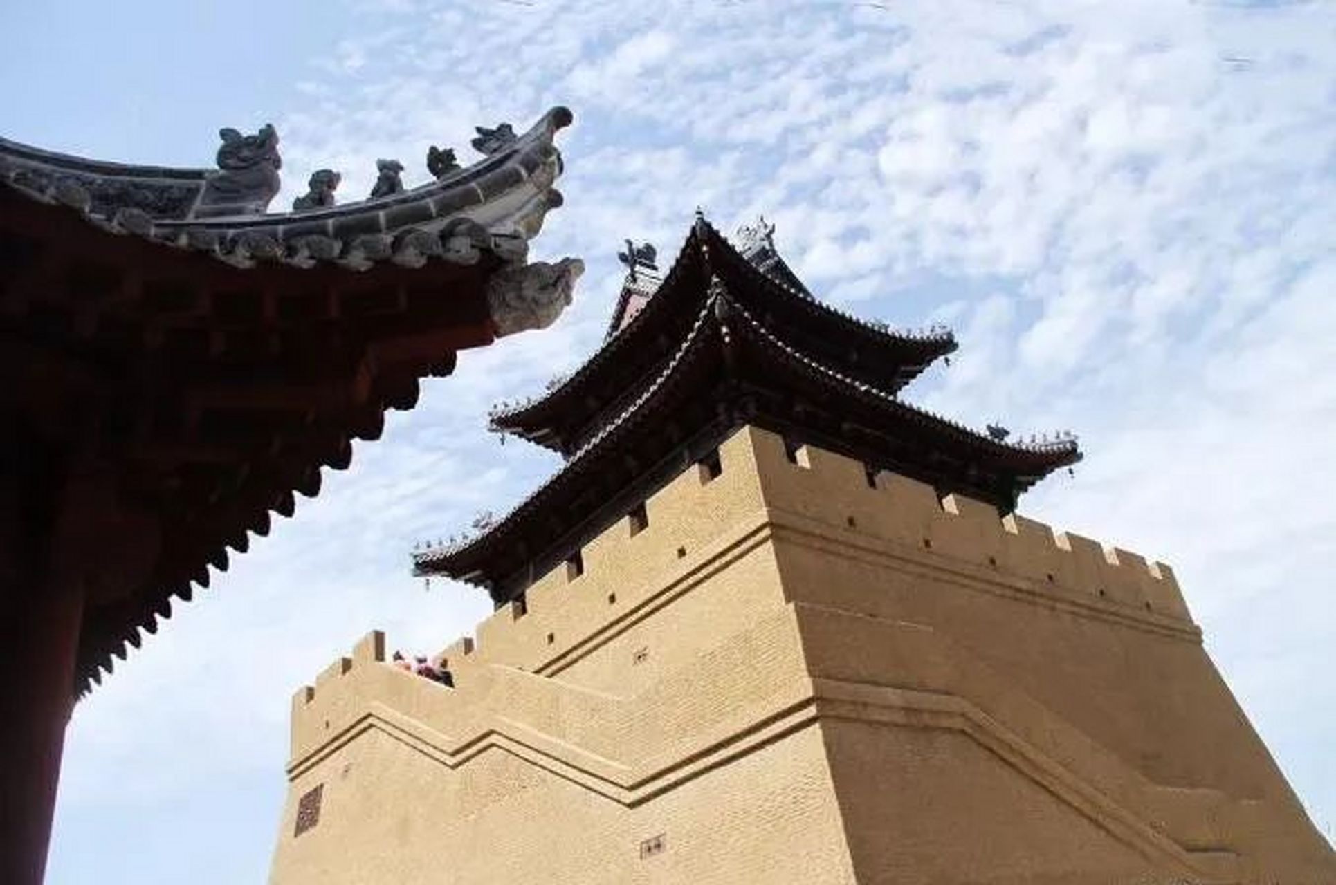 在新时代,夯土墙为古建老宅注入了新生命,使其焕发勃勃生机.