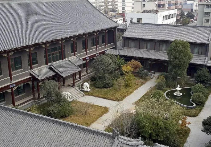 回顾"军老虎"谷俊山:涉案300亿,住7000平将军府,佣人达60个