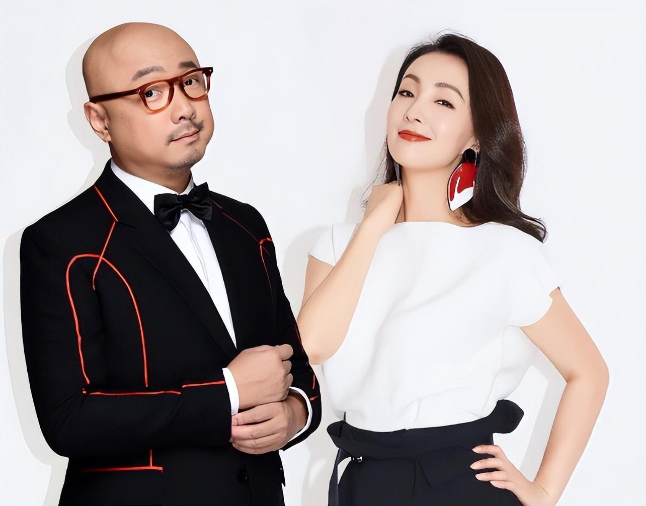 《紫砂记》:戴娆班德彩云:恶霸班德五的养女,眼神倔强坚毅,是个刚强的