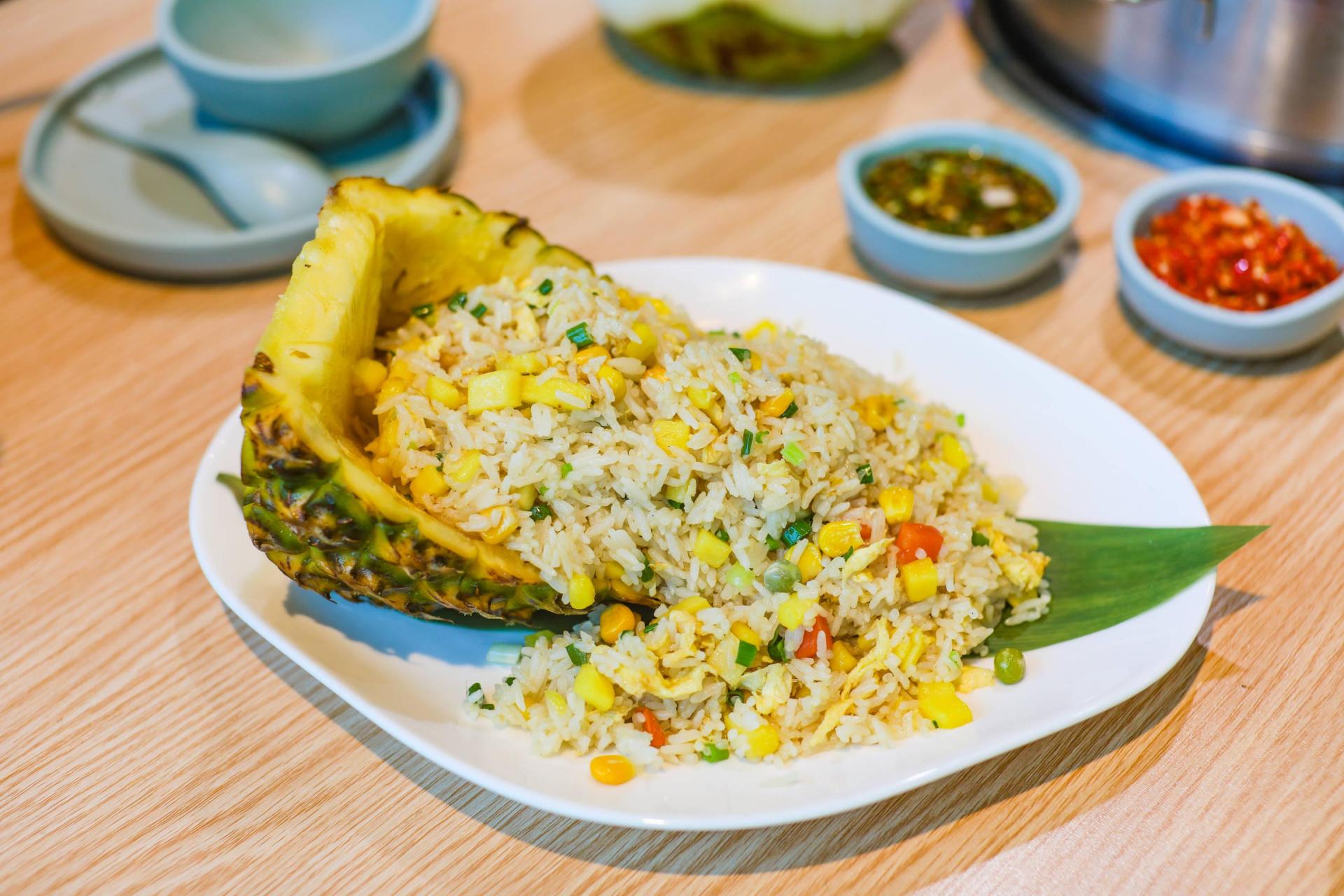 嘴嘴深夜食堂菠萝炒饭图片