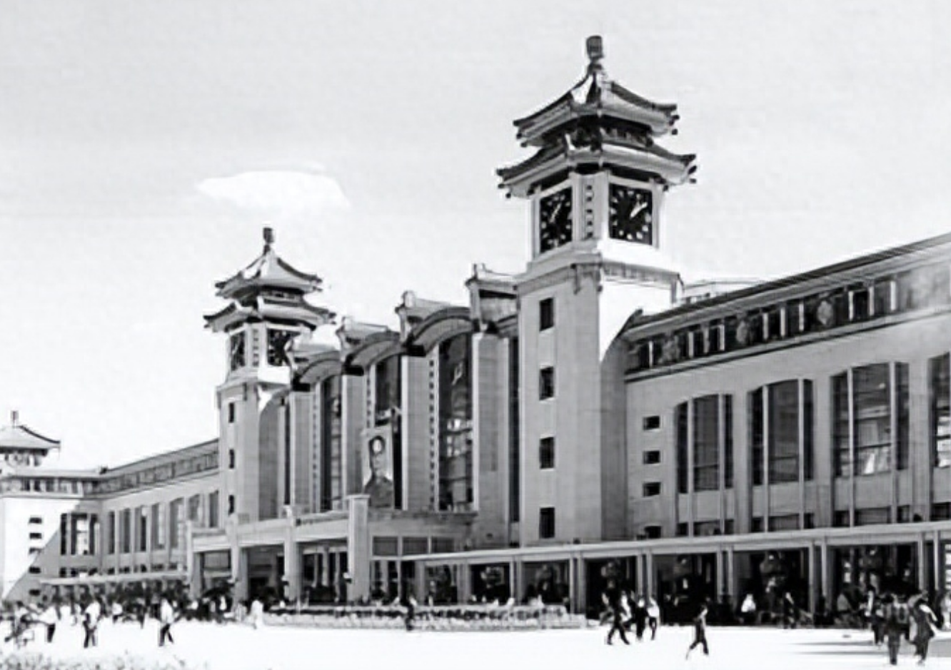 在上世纪80年代,作为全国铁路枢纽的北京站每天进出列车有131列次