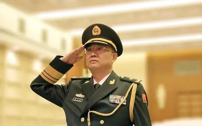 在部队中,司令员的地位有多高?要达到什么级别才有机会升为司令