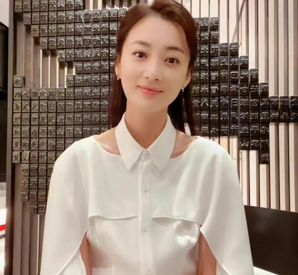 猪头(周晓鸥饰)戏份不多,做事敞亮,知道爱上了自己好兄弟的女友之后