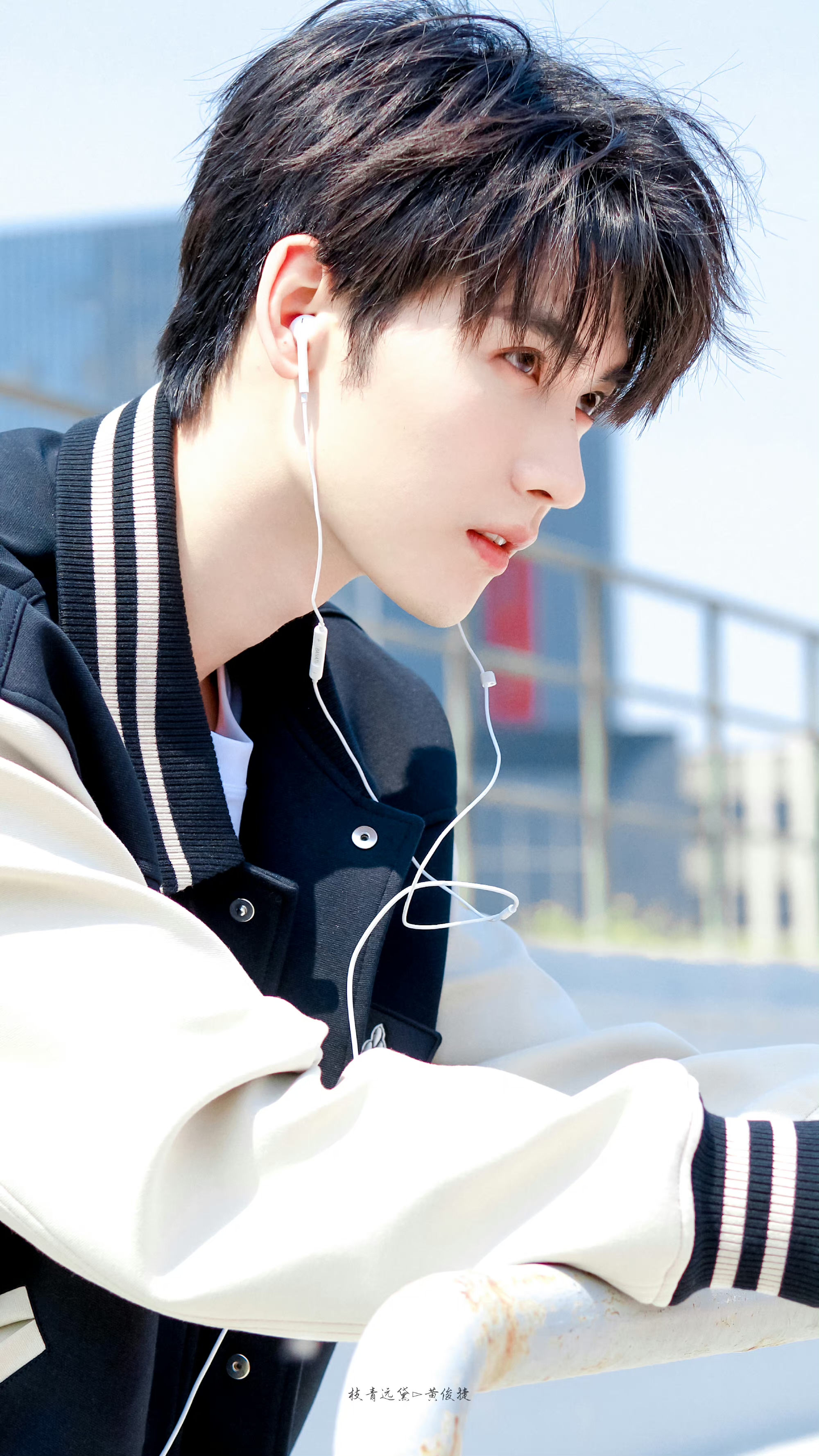 哎呦这个男孩侧脸有点帅哦! 黄俊捷电竞文男主～