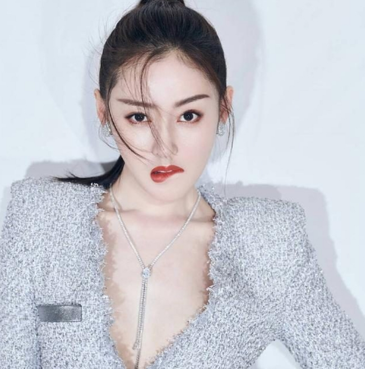 绝色女神张天爱曲线玲珑的身材绝对是妖娆与性感的顶级写照,妥妥的