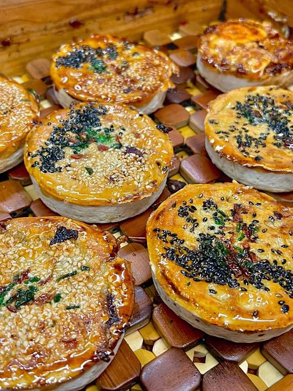 海棠糕,江南地区的传统糕点,源远流长,自清代以来就深受人们的喜爱.