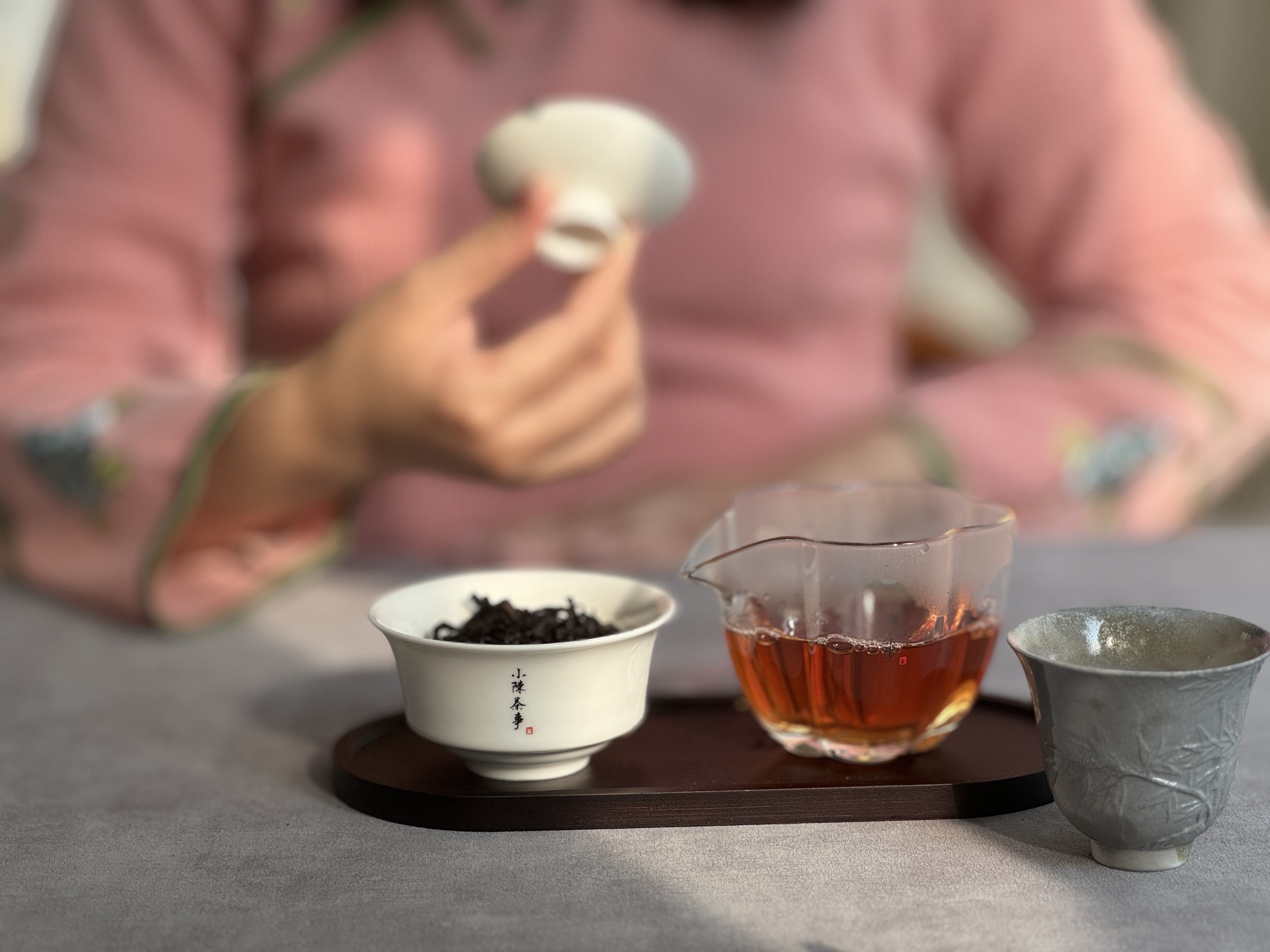 110毫升容量,算标准. 这样的盖碗,在泡岩茶,白茶,红茶时特别常见.