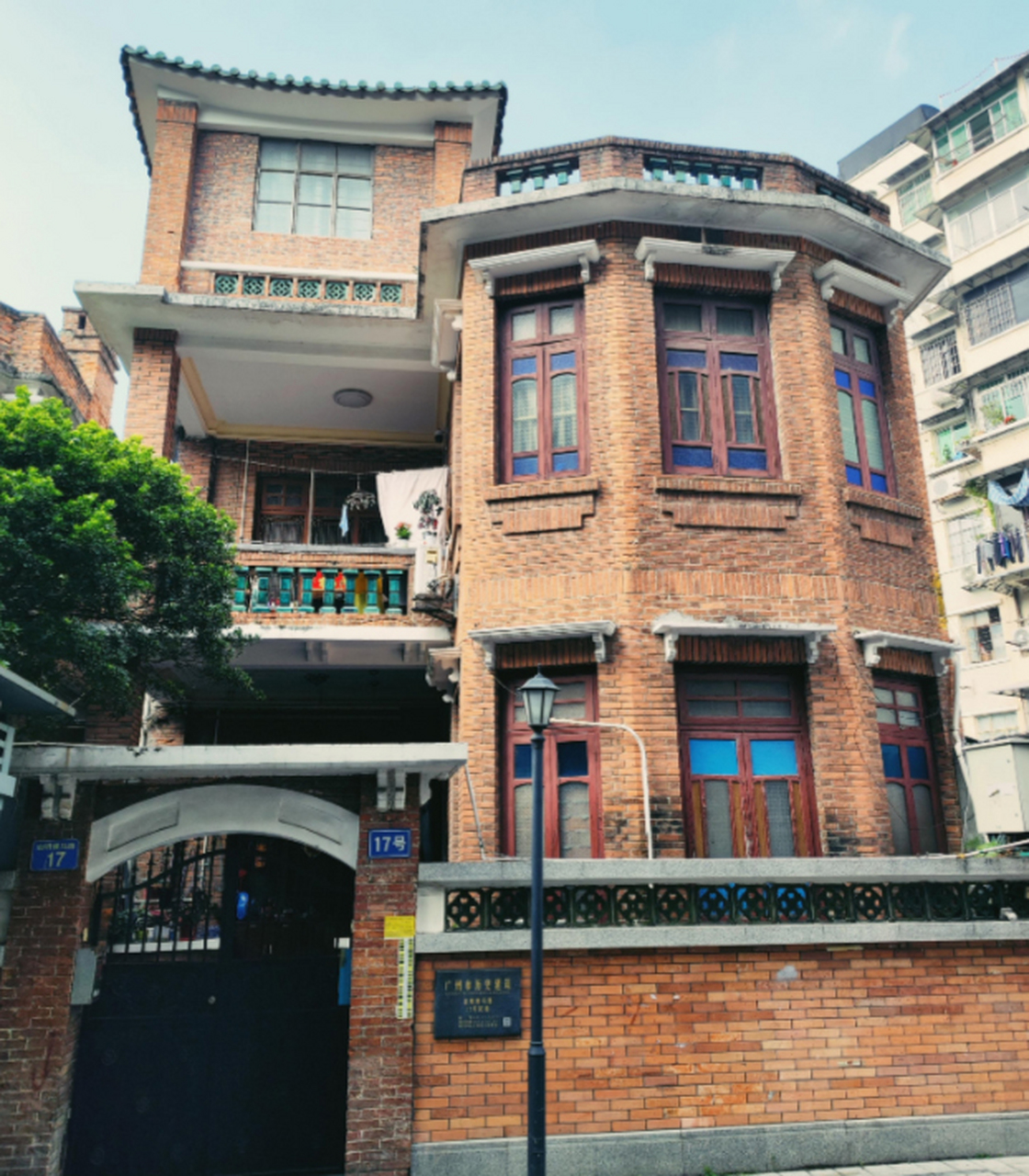 广州旅游有山有水,也有不少旧建筑.