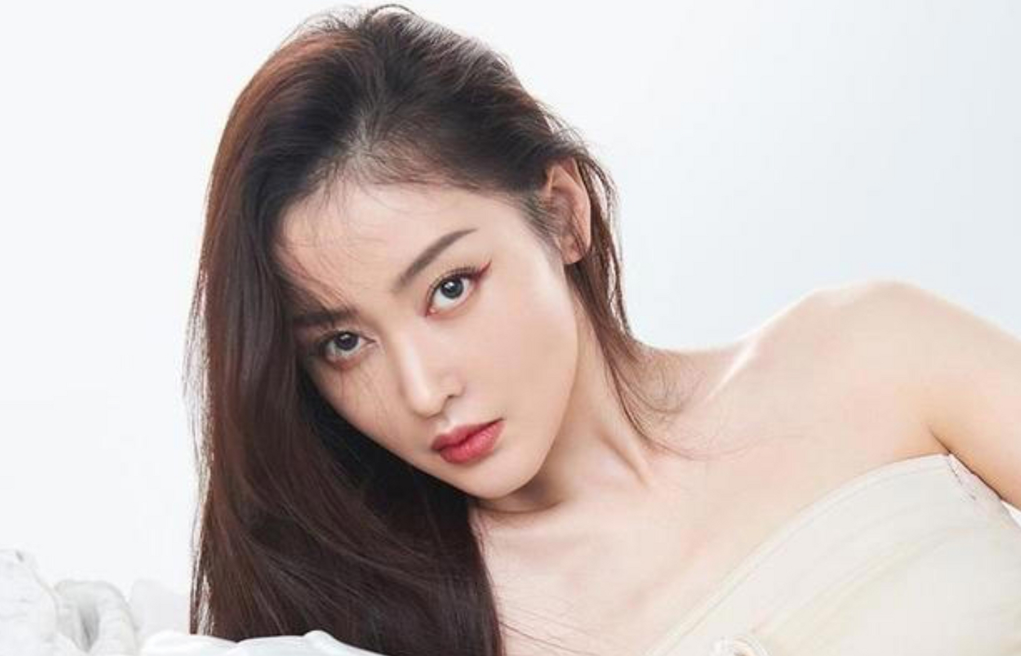 绝色女神张天爱曲线玲珑的身材绝对是妖娆与性感的顶级写照,妥妥的