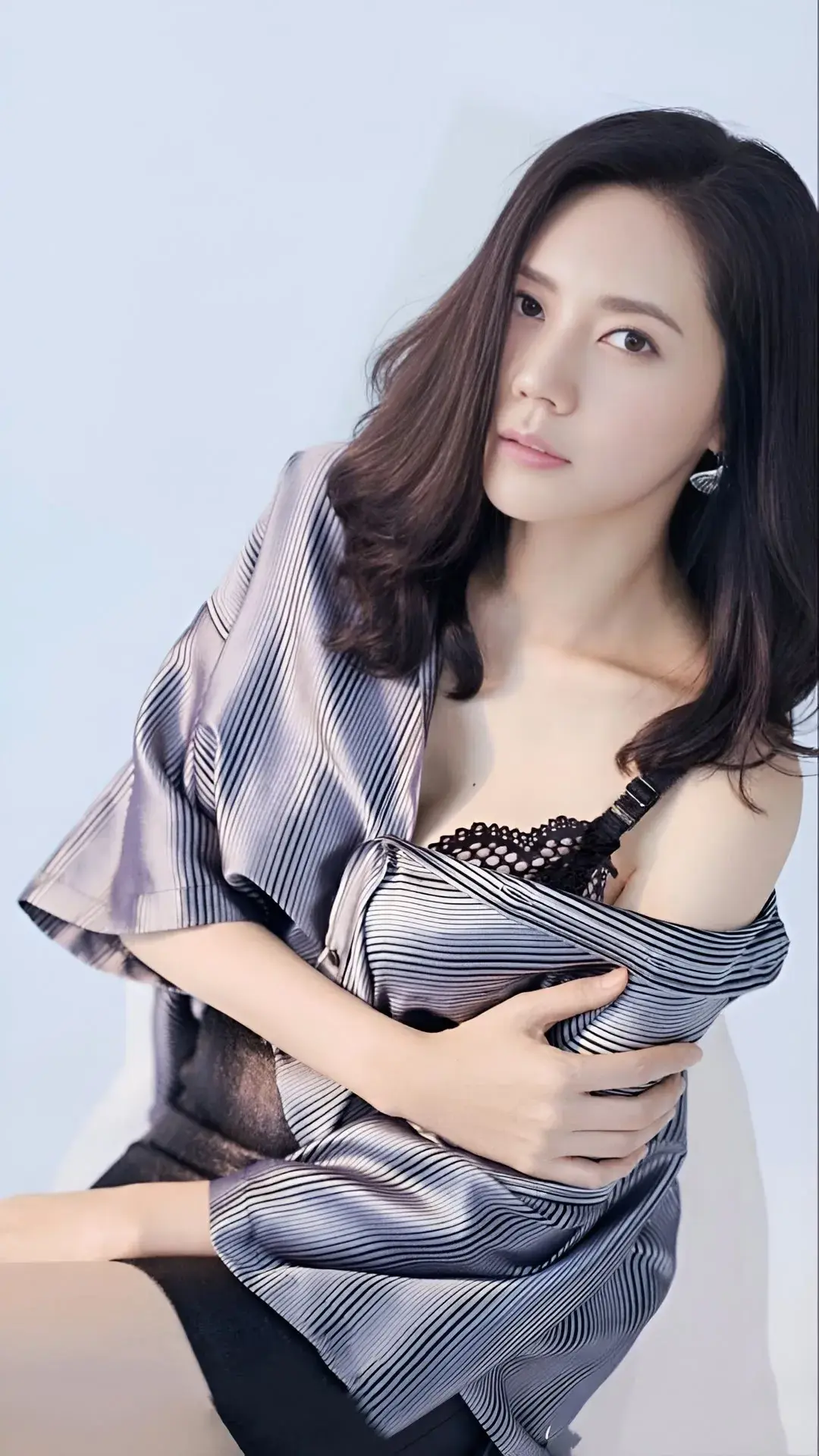 美女系列壁纸第510期-秋瓷炫