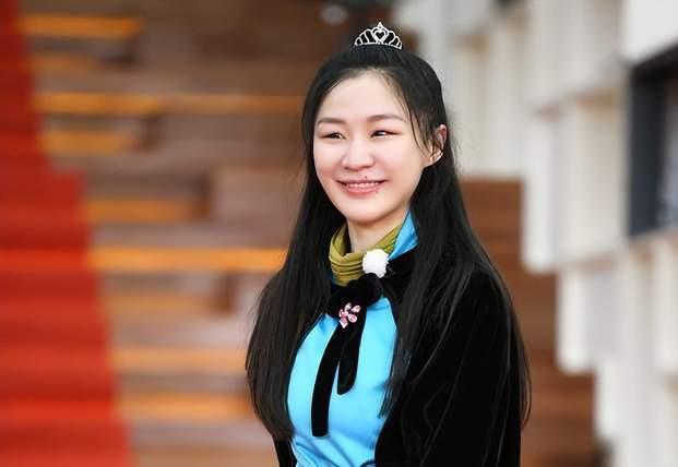 金靖官宣怀孕!男友成谜疑似未婚先孕,网友还在磕她和李佳琦?