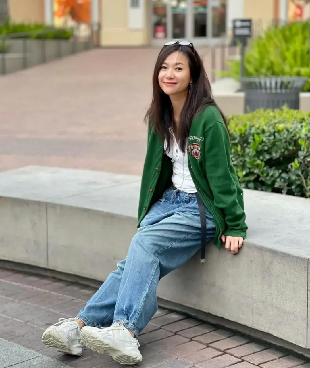 京圈大飒蜜徐静蕾近照 不婚不育就是老得慢, 状态看起来还不错, 普通