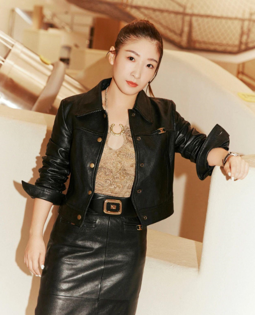 "乒乓女神"刘诗雯拍摄写真,肤白貌美,身材有型令人迷糊