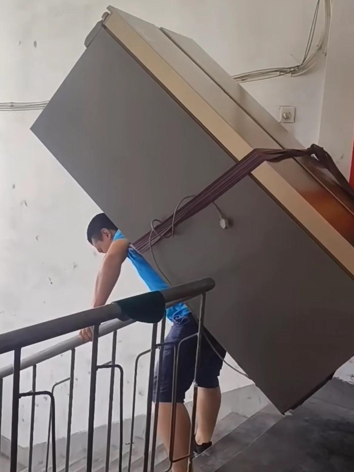 我有时也会担心,自己是不是过于善良和关心他人了.