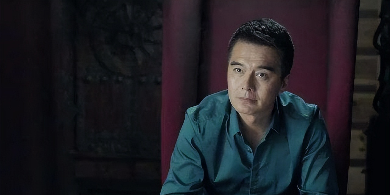 喜欢演员这个工作,为了实现自己演员梦,他带着高昂的兴趣去《烽火少年