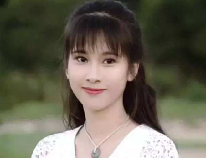 盘点名气不高,让人"一眼万年"的5位女港星,结局大多不