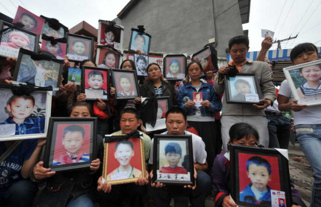 回顾7个月大孩子被拐,父母寻找22年终于重逢,孩子:希望轻判养母