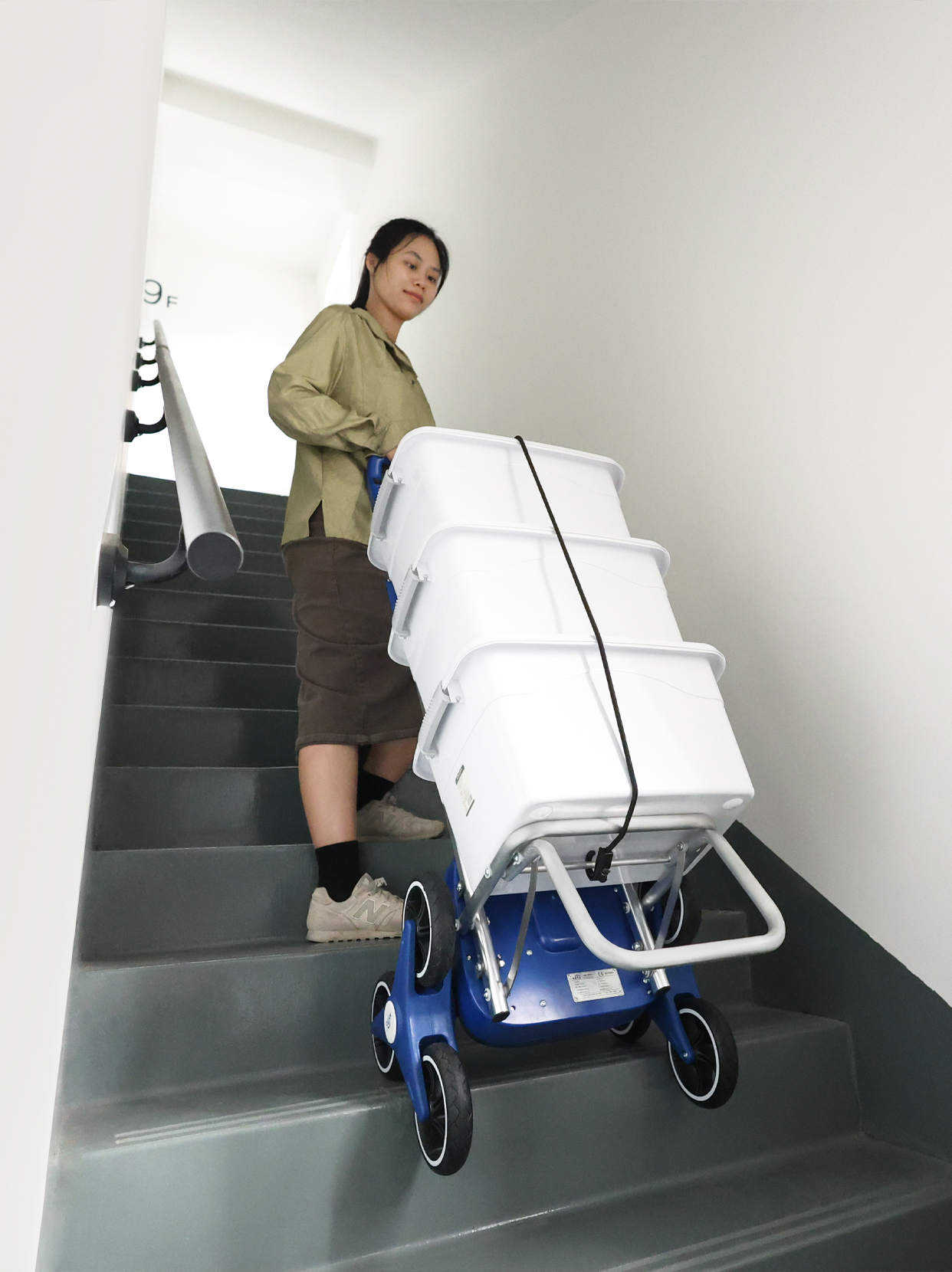 再多再重的零散物品也装得下 布袋可灵活驳缍 上楼神器搬运车 爬楼车