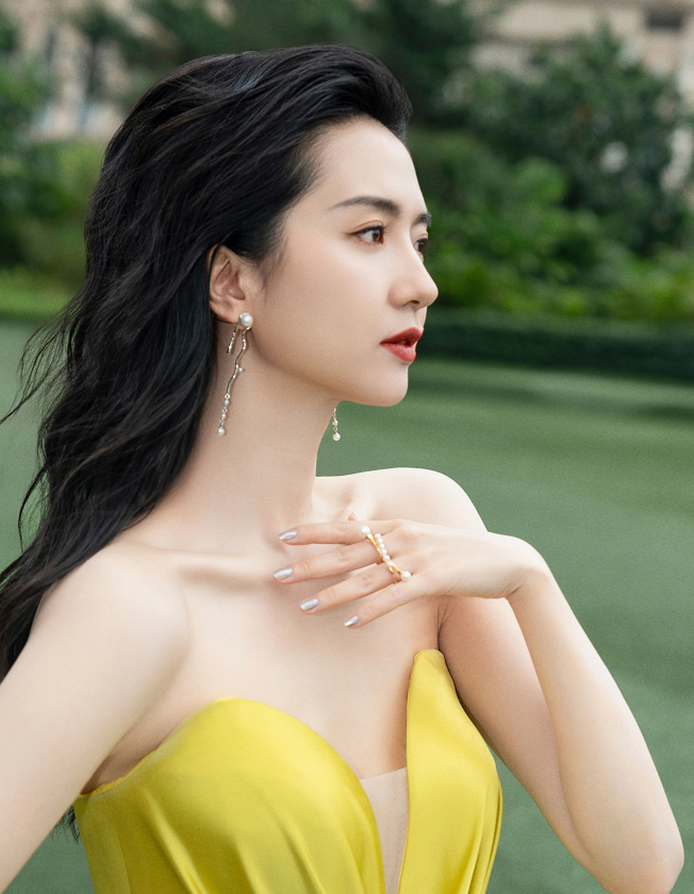 许龄月的黄色礼服,气质真好!