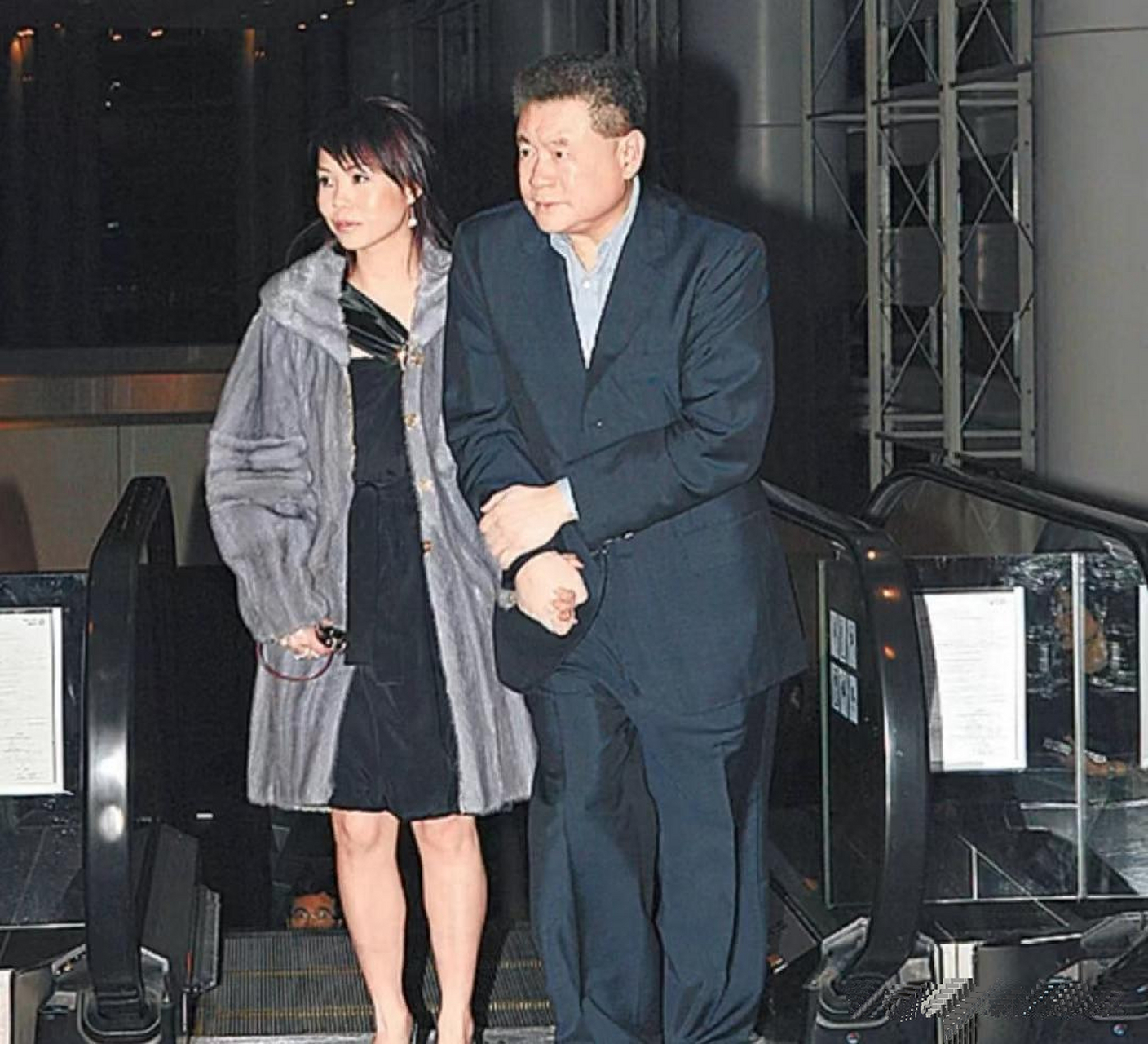 甘比和刘銮雄结婚这多年,她迎合喜好,不踩雷区,沉着冷静