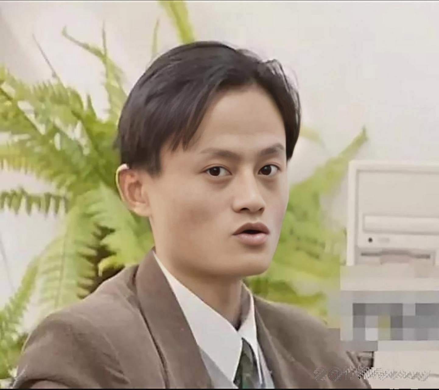 马云年轻时也是相当帅气的