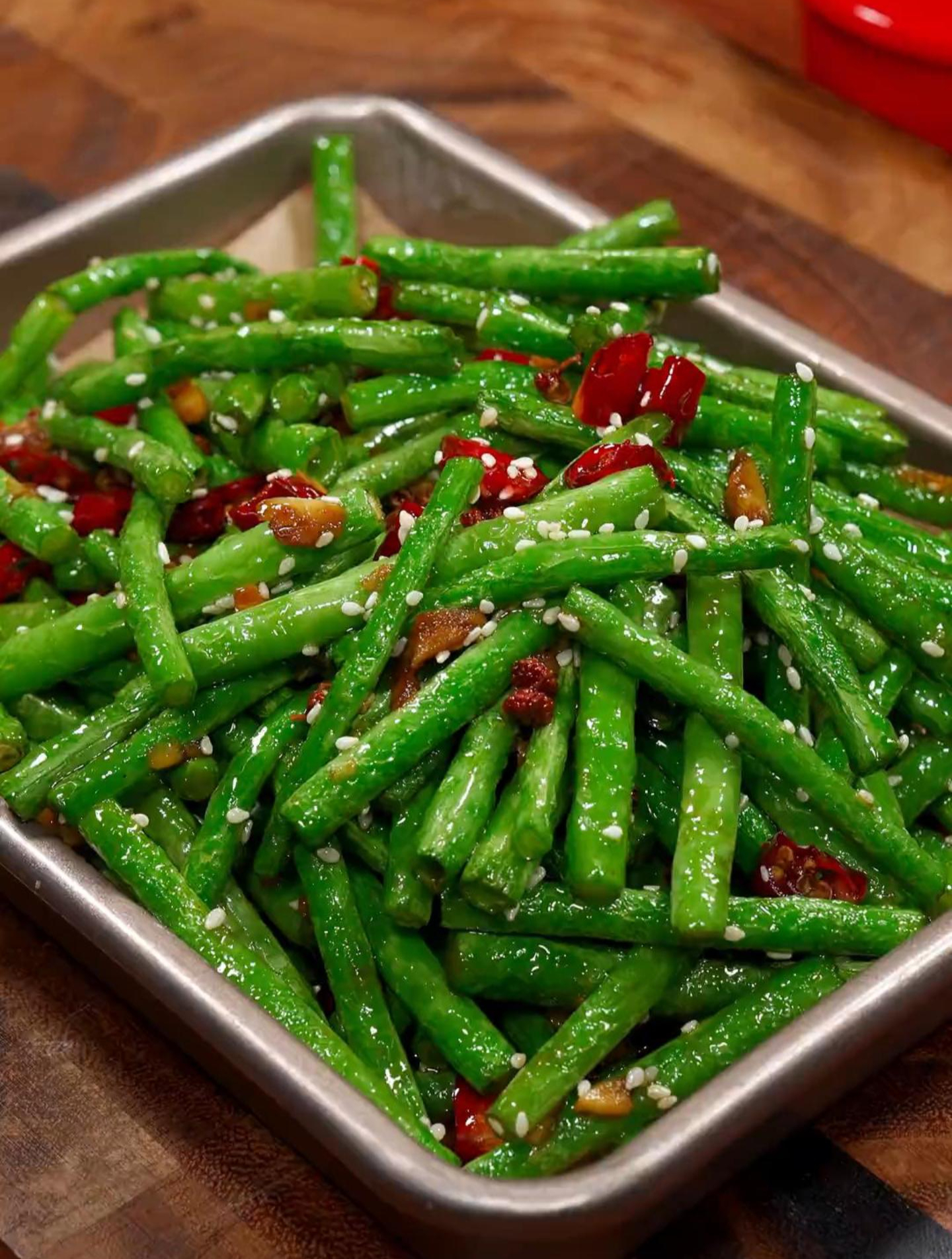 豆角买回家不要总是清炒了,试试我这个干煸豆角的做法