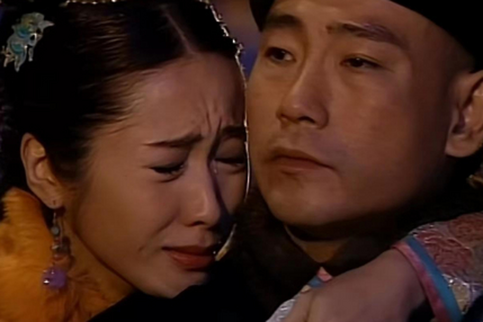 尽管玉莹最初并不喜欢他,但孙白杨始终无法摆脱对她的情感.