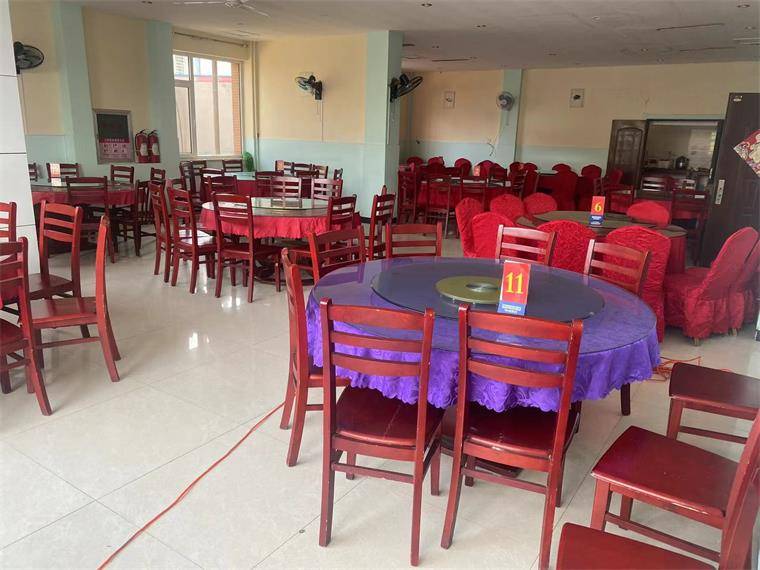 辽宁兴城新一地温泉宾馆,3层楼60间房能容纳150人,三餐一宿仅99