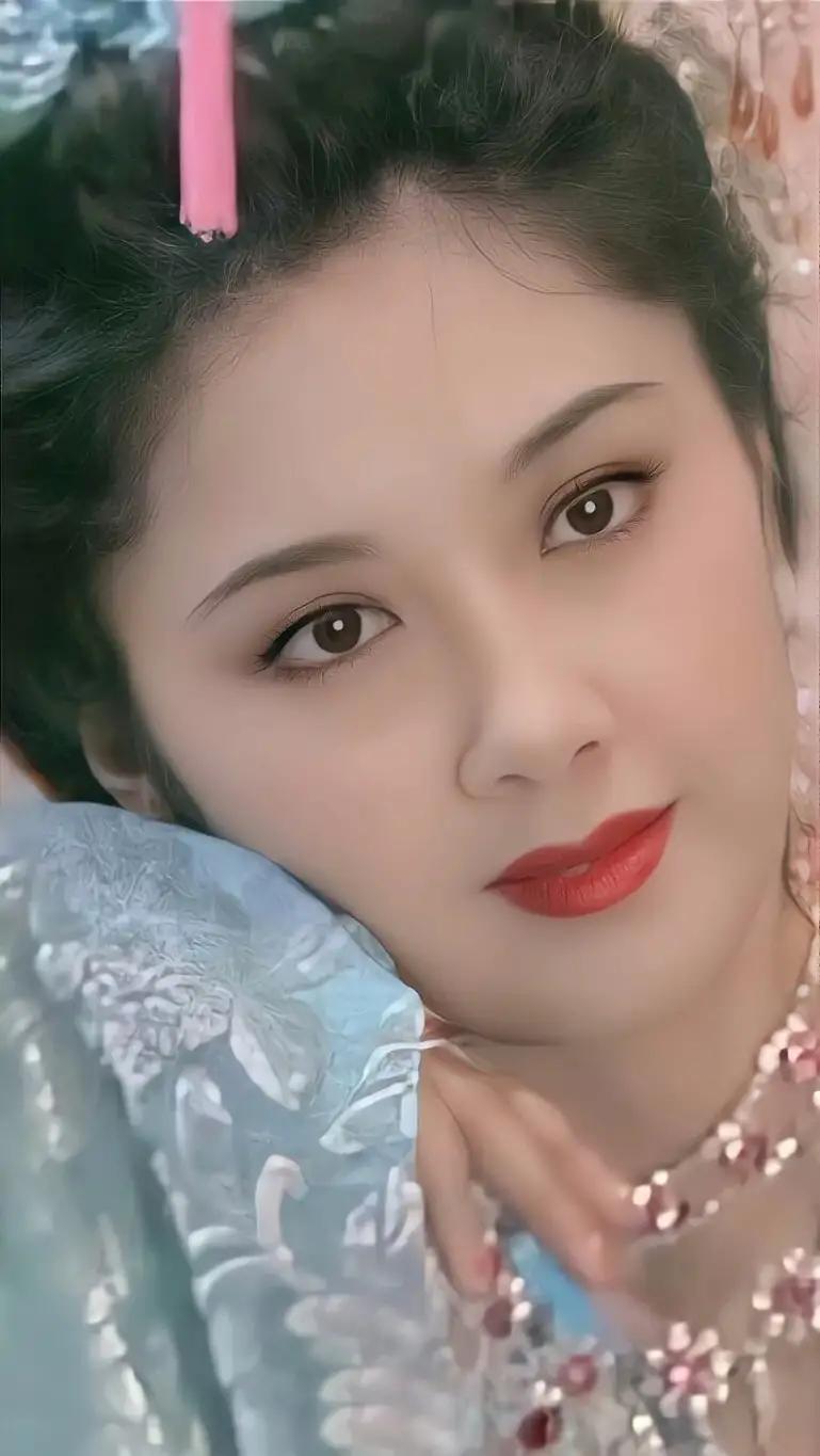 回顾:10位珠圆玉润的"中国式"美女,不瘦不柴比白幼瘦耐看太多