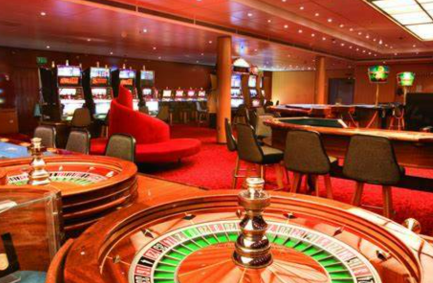 回顾:四川女子沉迷赌博,欠下债务无力偿还,和丈夫从16楼跳下