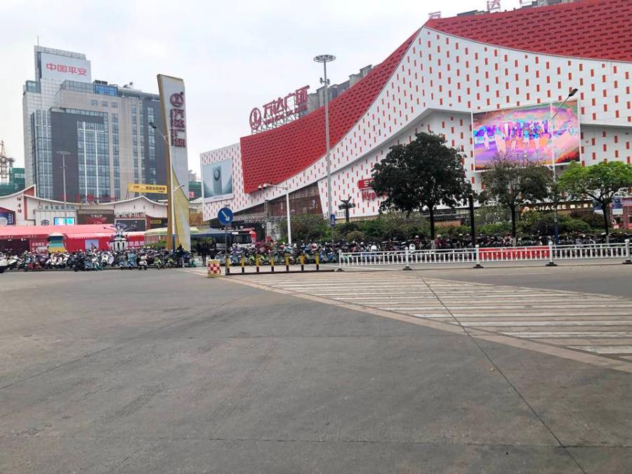 梅州市一涉黑人员拥有的万达广场四间商铺被拍卖,拍出642万