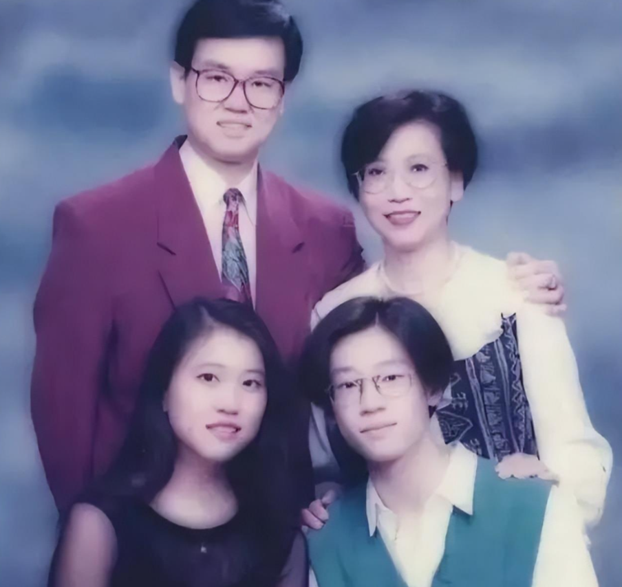 回顾香港才子黄百鸣:曾承认出轨却陪妻子抗癌多年,始终不离不弃