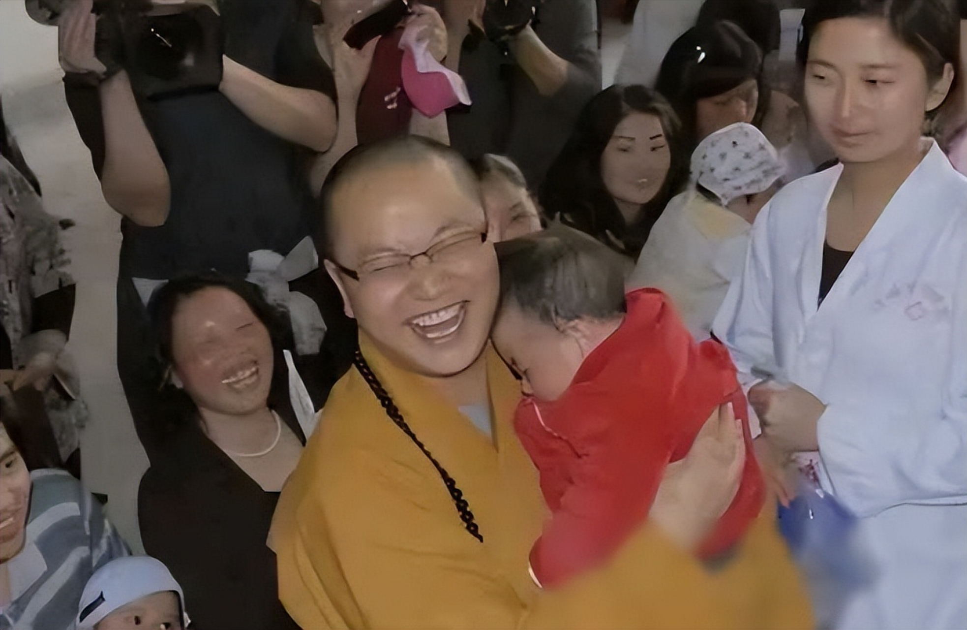 汶川大地震后,108个"罗汉娃"神奇降世,这背后究竟是巧合还是"天意"呢?