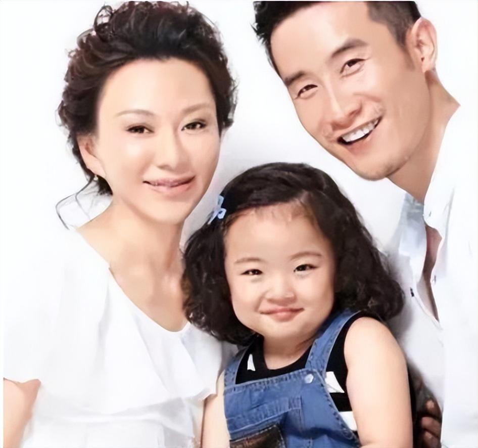 回顾《笑傲江湖》演员今昔,许晴大龄未婚,李亚鹏又娶