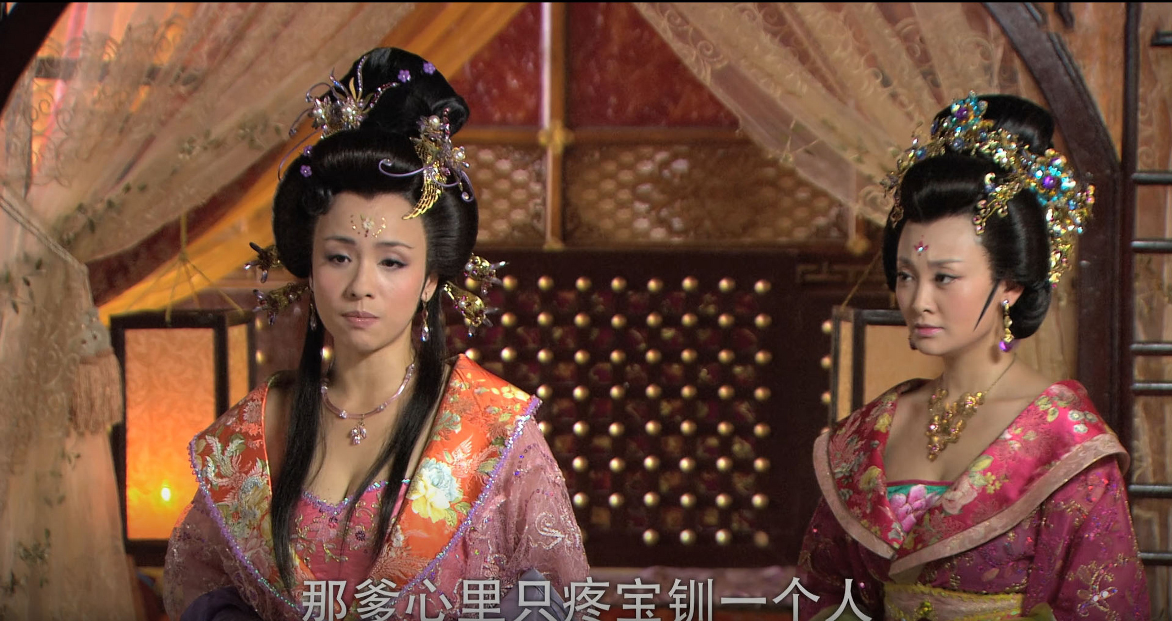 王金钏却说,她不仅不妒忌,而且,爹疼宝钏,她也会疼宝钏,因为宝钏是