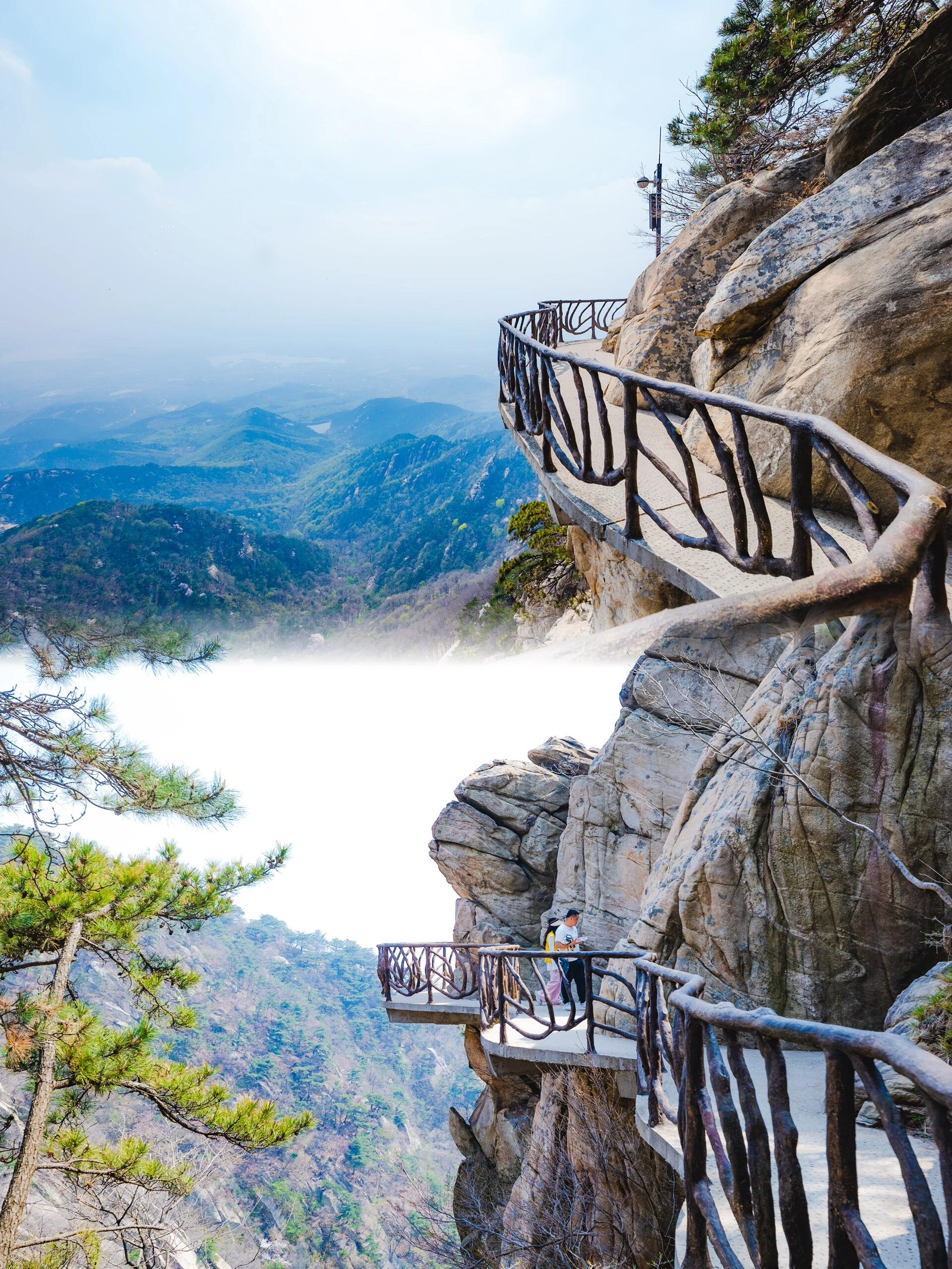 这是沂蒙山地区的天蒙山景区