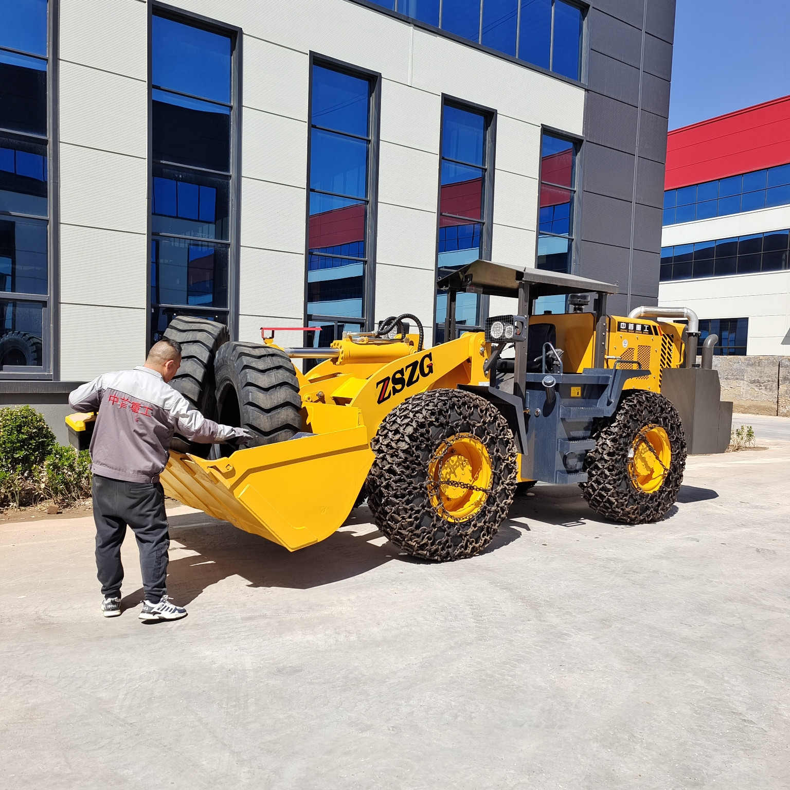 30防爆矿井装载机带侧翻铲斗矿用铲车