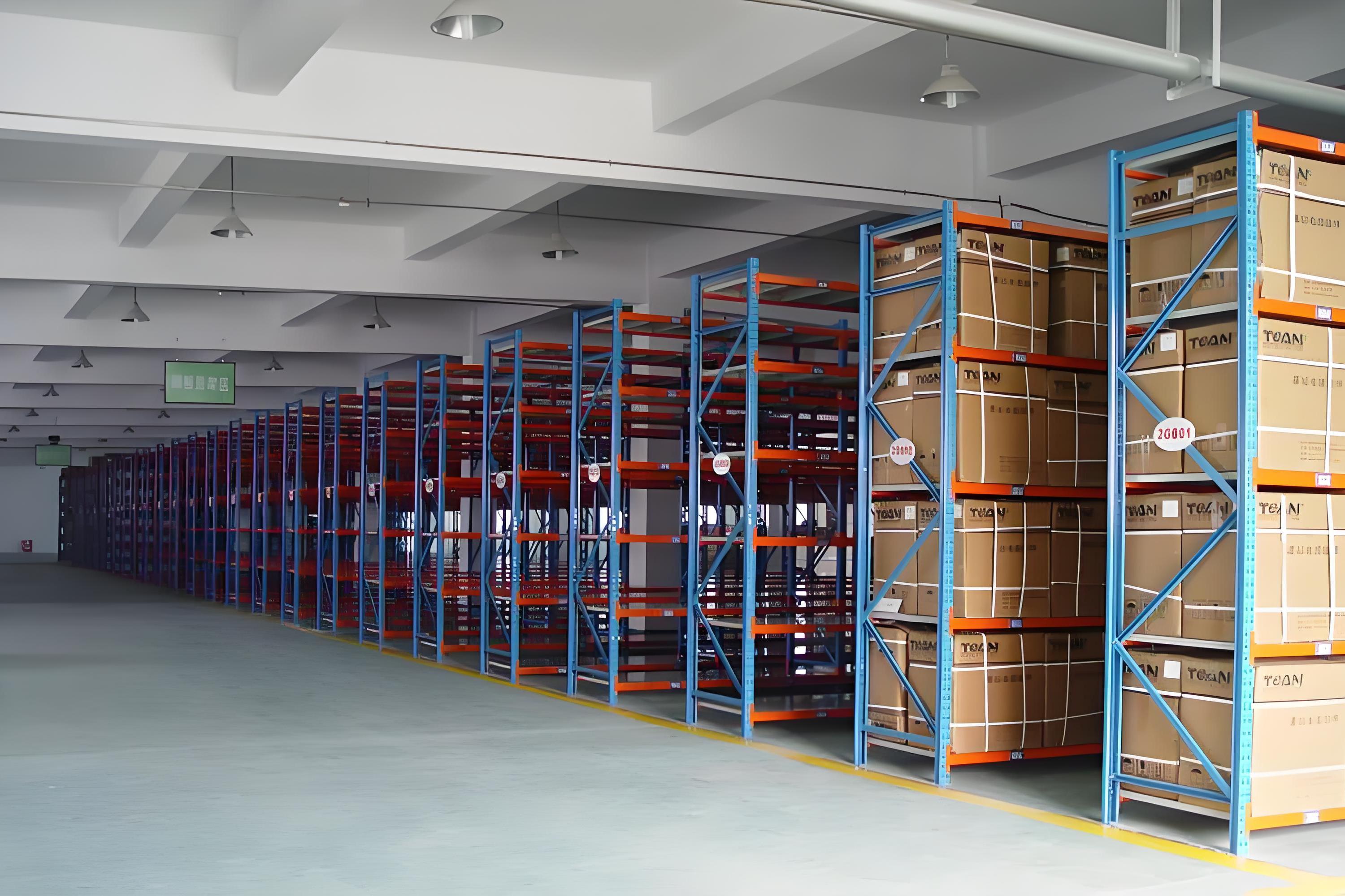 适应货物特性与厂房条件更实用哦~别让劣质货架拖垮你的仓库管理!